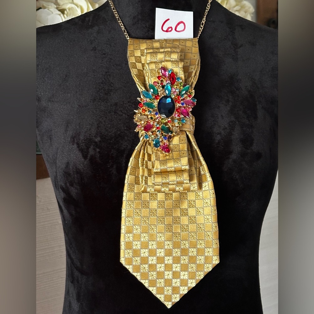 Yellow Gold Neck Tie Necklace with Brilliant Colors Sapphire Brooch OOAK